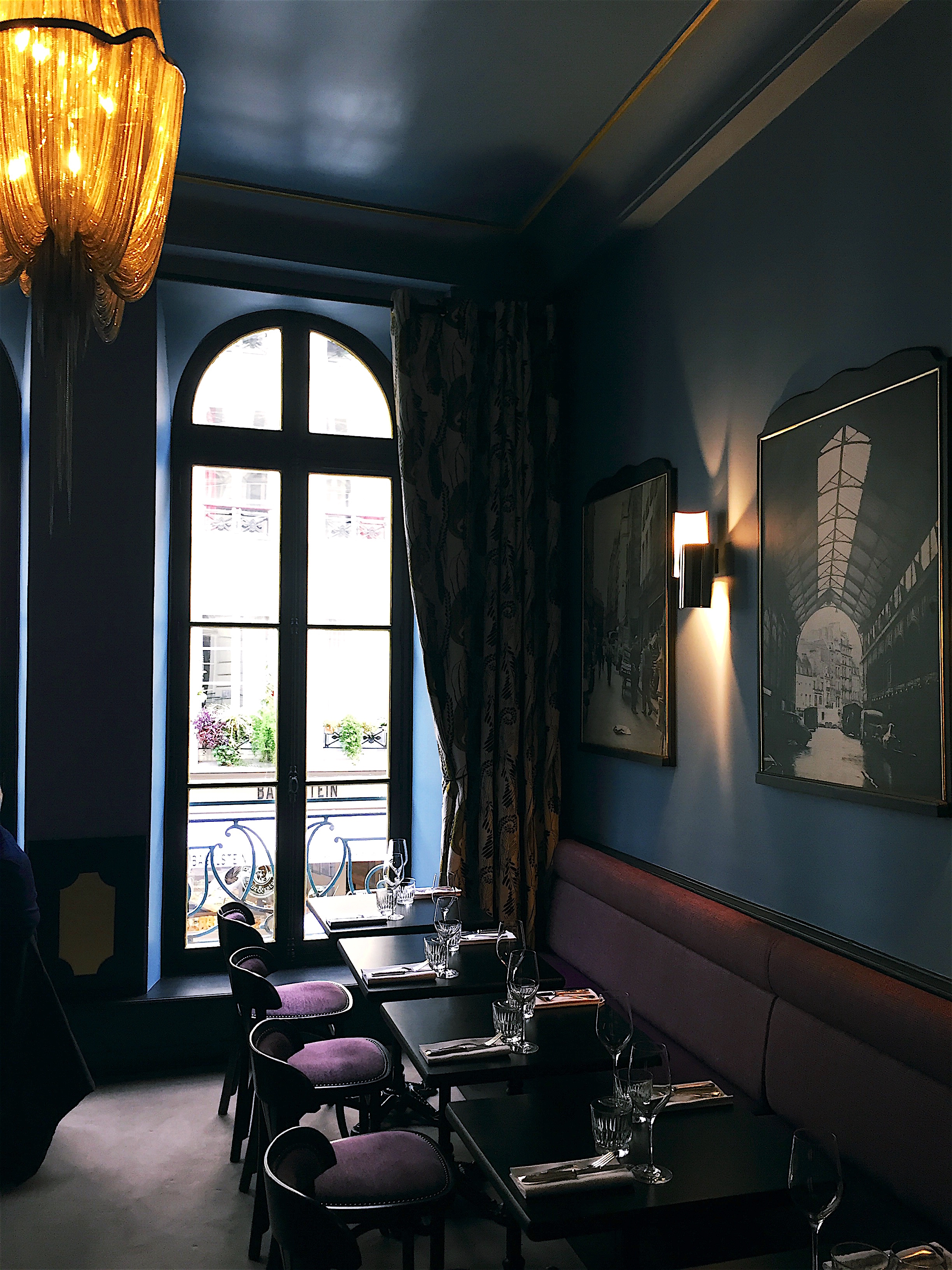 Romantic Restaurants in Paris for Date Night: Ralph's Café